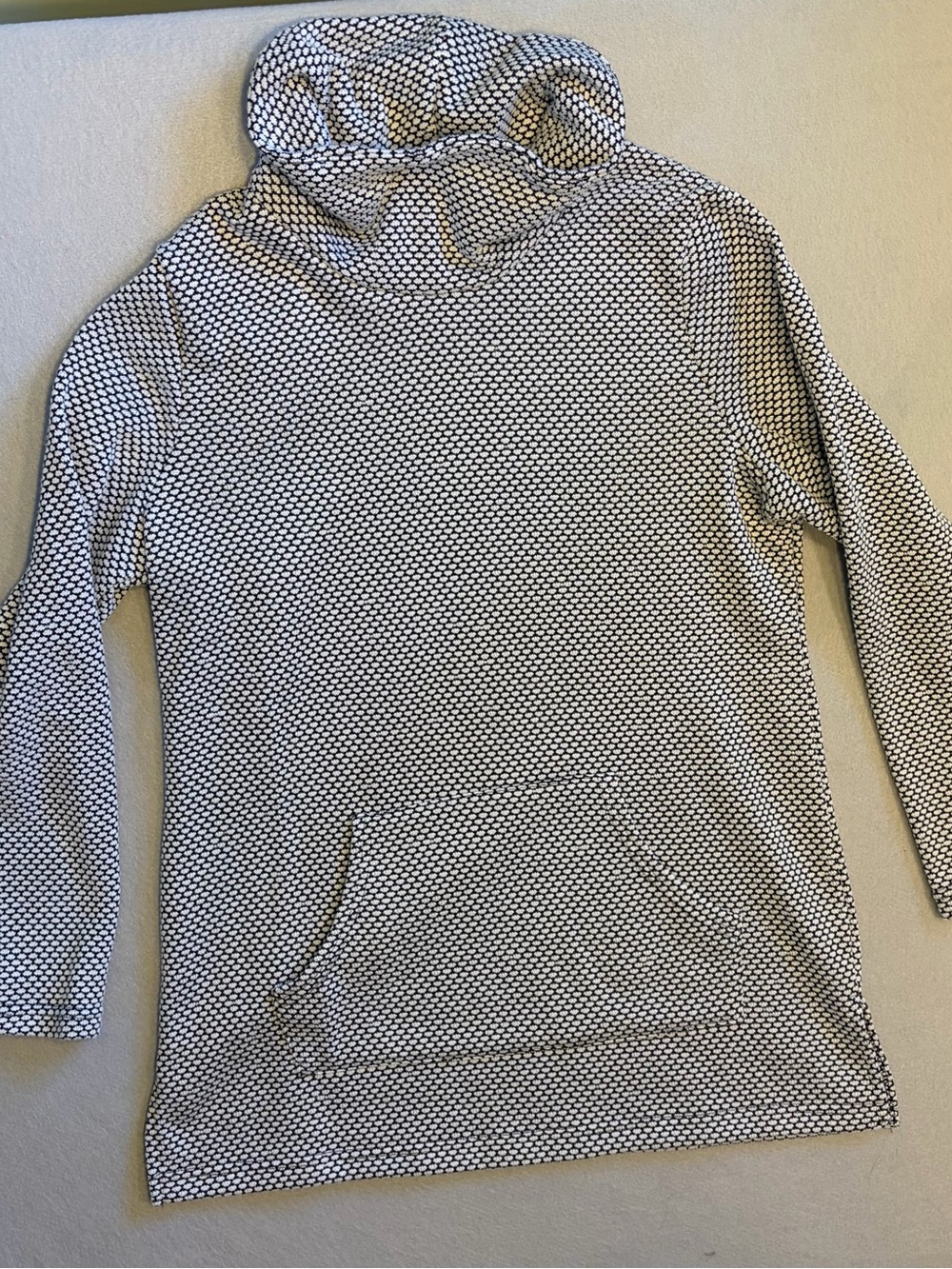 Kleio Black and White Textured Knit Hooded Top